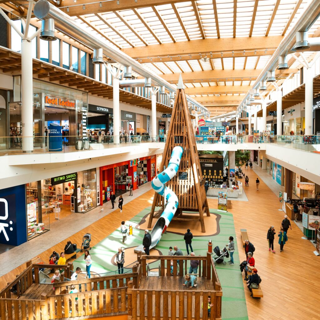 Il Centro Shopping Mall near Milan – Zara, Primark, Apple and more